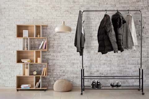 Wieszak stojący z 2 półkami stojak z kółkami na odzież ModernHome ModernHome Wieszak stojący z 2 półkami stojak z kółkami na odzież ModernHome ModernHome