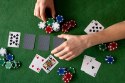 Zestaw do pokera blackjacka 500 żetonów 2 talie kart kości mata do gry zamykana walizka MULTISTORE